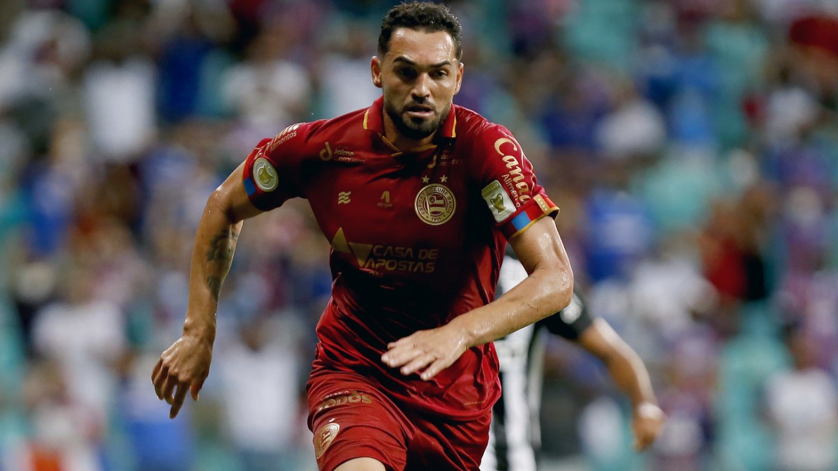 Gilberto se torna maior artilheiro da Arena Fonte Nova e iguala Bobô em gols pelo Bahia