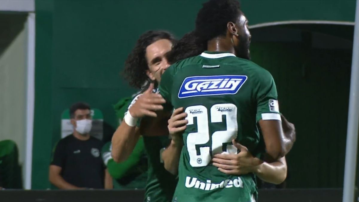 Apagado, CSA é dominado, perde para o Goiás na Serrinha e se afasta do G4 da Série B