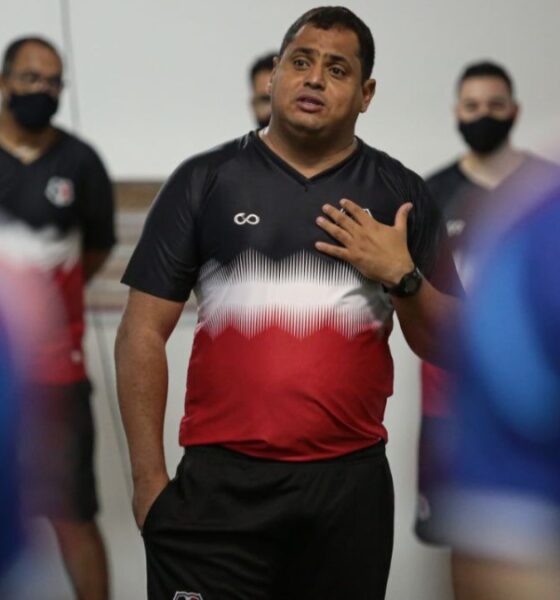 Leston Júnior, técnico do Santa Cruz