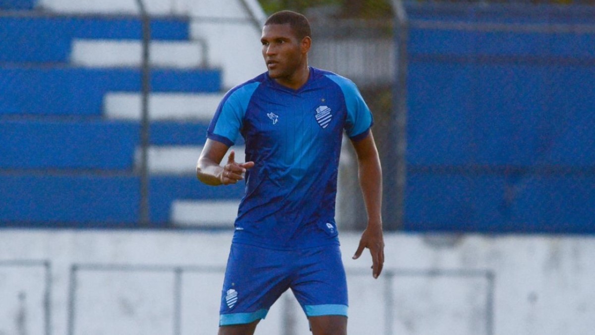 CSA exerce cláusula e adquire zagueiro Matheus Felipe em definitivo