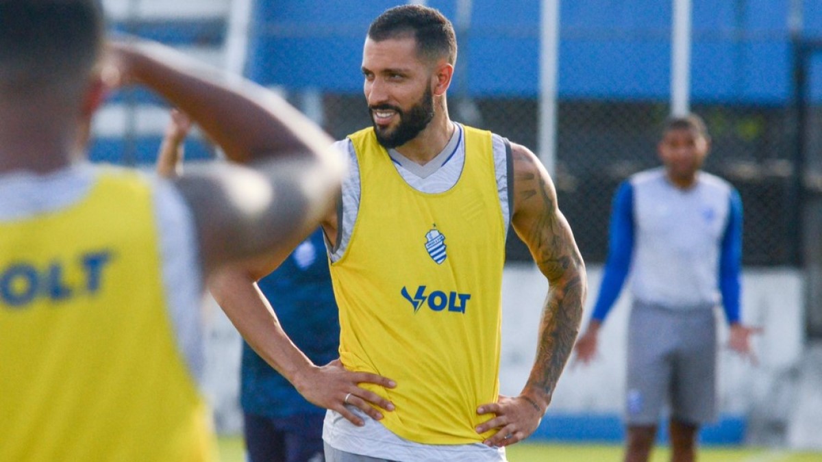 CSA: Rodrigo Rodrigues sente desconforto muscular e pode não estrear contra Goiás