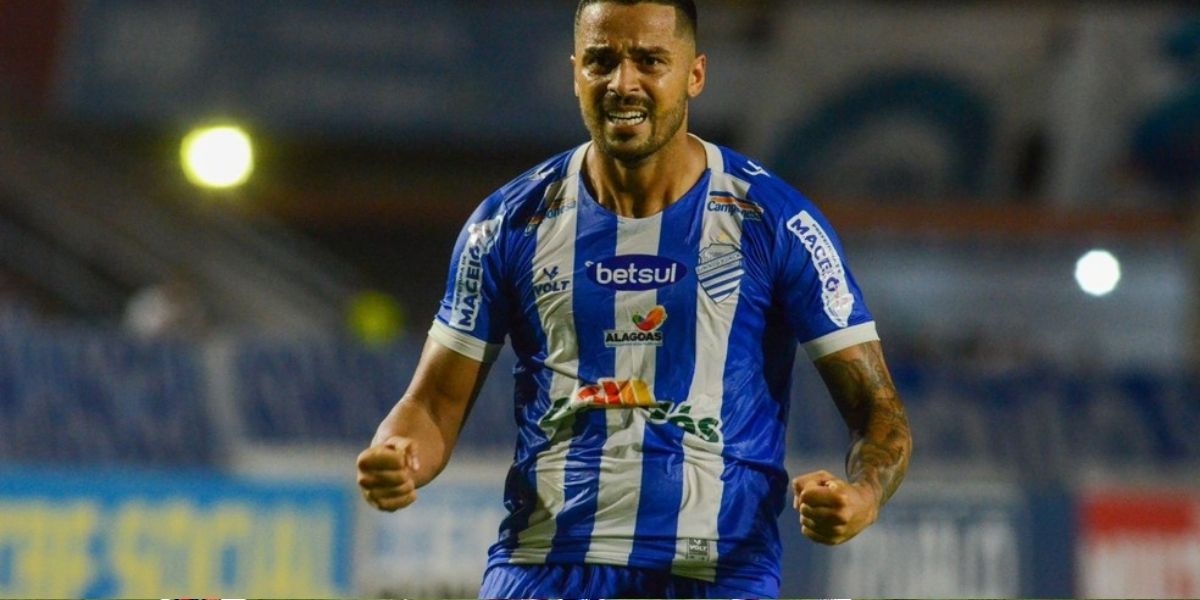 Dellatorre tem média acima de um gol nos últimos jogos e impulsiona CSA na luta pelo acesso