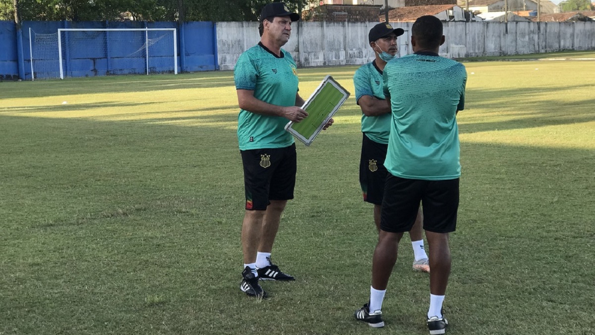 Sampaio Corrêa tem dúvidas nos três setores para enfrentar o Cruzeiro