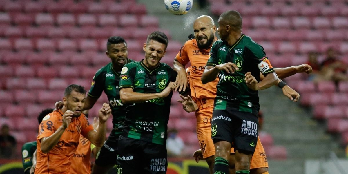 Defesa cai de rendimento e bola aérea vira calo nos últimos jogos do Sport no Brasileirão