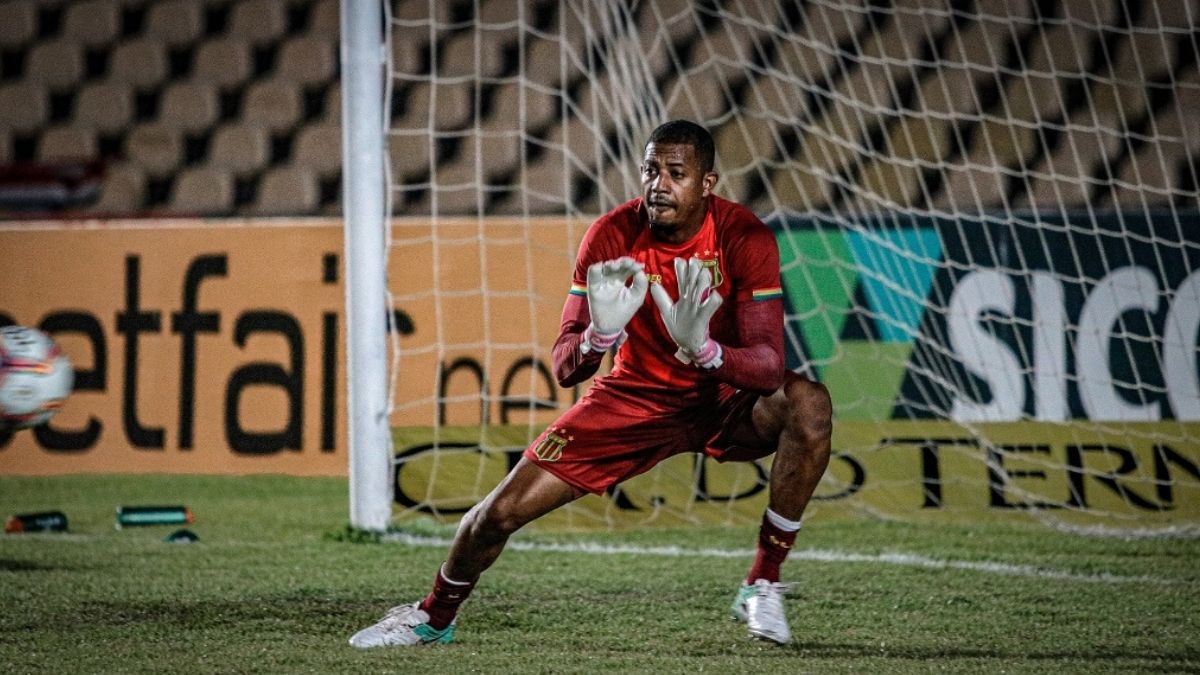 Santa Cruz contrata meia João Henrique, ex-Marcílio Dias, e busca goleiro Mota