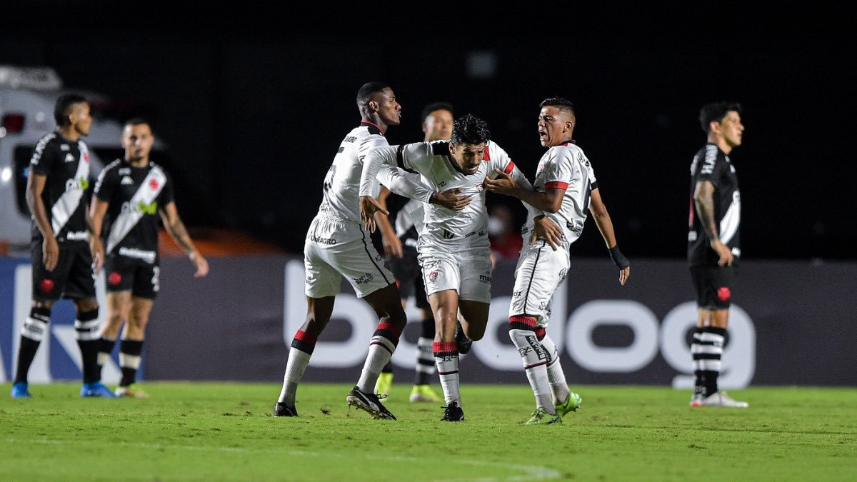 Vitória vence Vasco no Rio na Série B de 2021