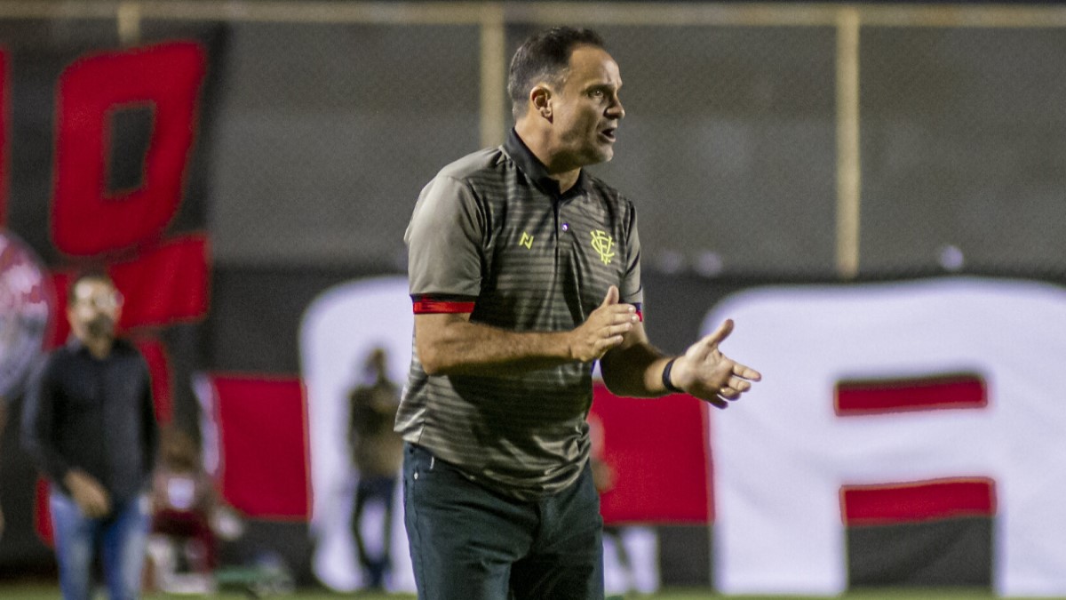 ‘Merecimento dos jogadores’, diz Wagner no Vitória sobre resultado contra o Vasco