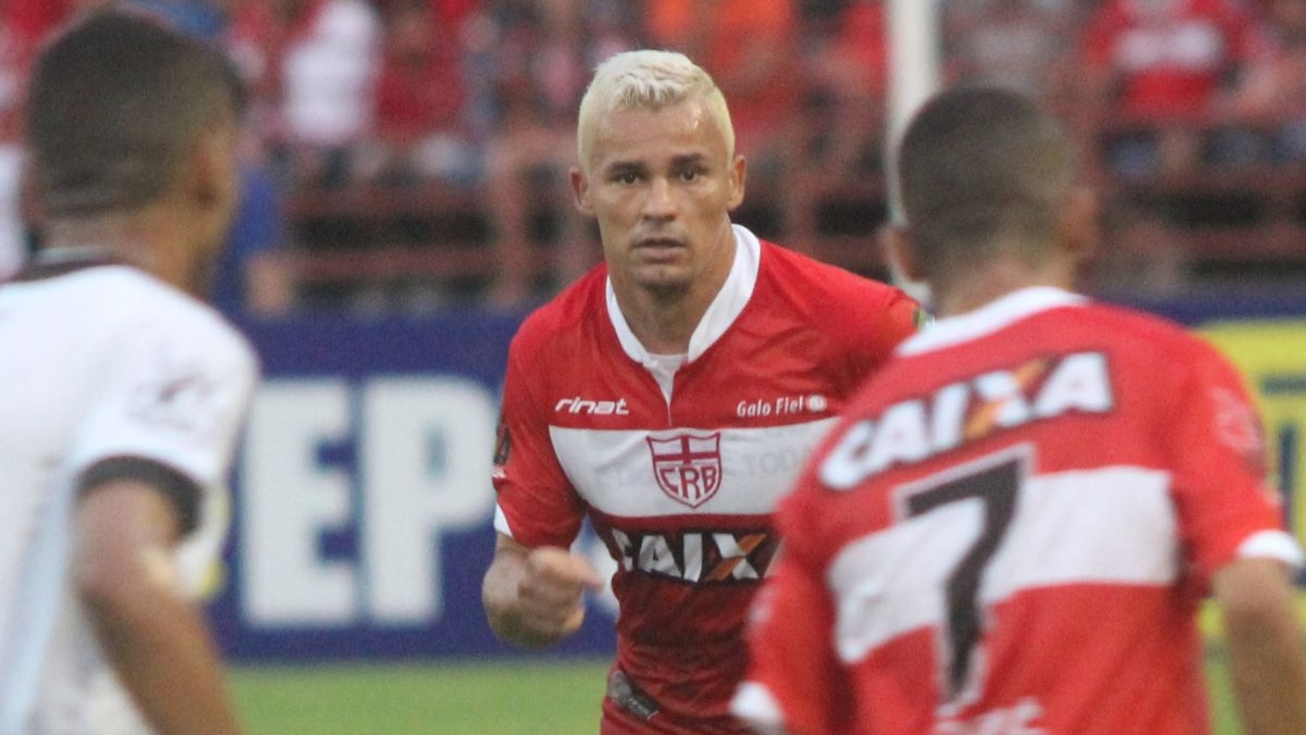 Treze anuncia contratação do volante Olívio, ex-CRB