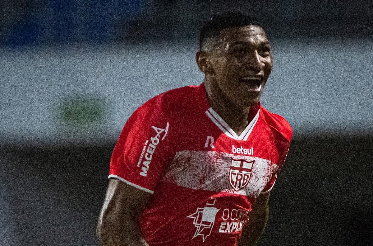 CRB renova contrato com atacante Emerson Negueba
