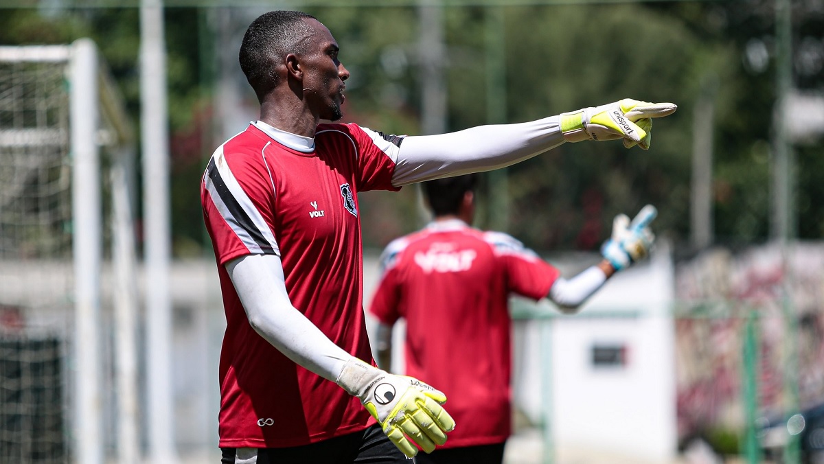 Santa Cruz aceita proposta do Atlético-GO e Jordan tem saída encaminhada do Arruda