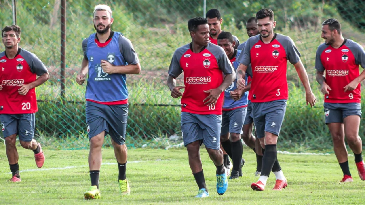 Elenco do River-PI cancela treino por conta de atraso de salários dos funcionários