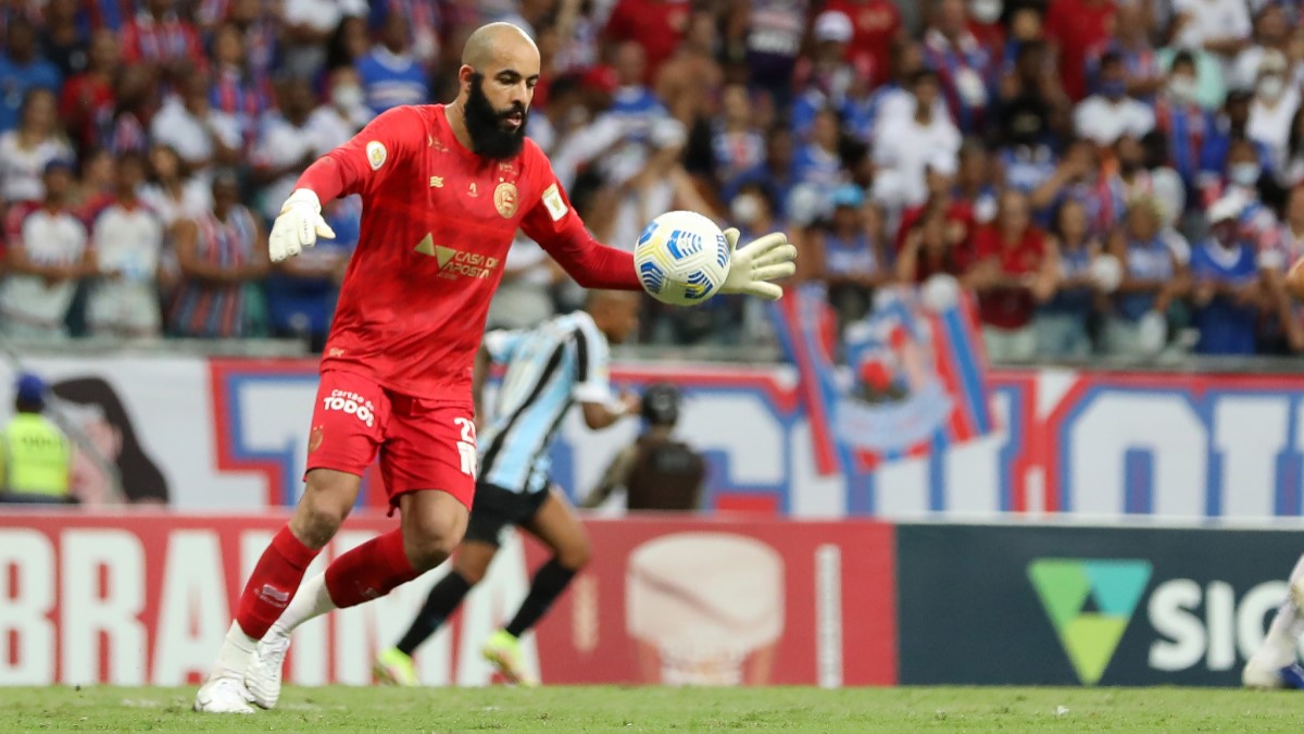 Danilo Fernandes renova com o Bahia até o fim de 2022