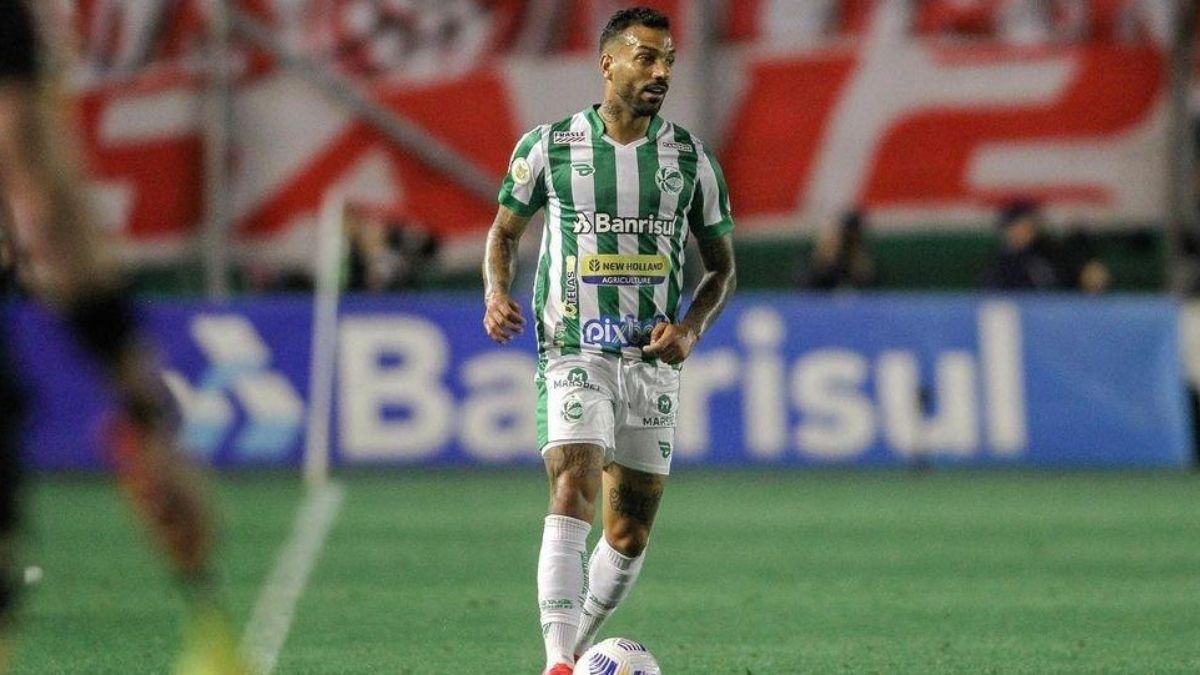 Ceará atravessa Grêmio e acerta contratação de lateral direito Michel Macedo