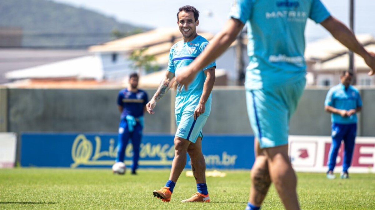 Vitória acerta com Jádson, ex-Corinthians e Seleção Brasileira; Leão tenta inscrevê-lo até sexta