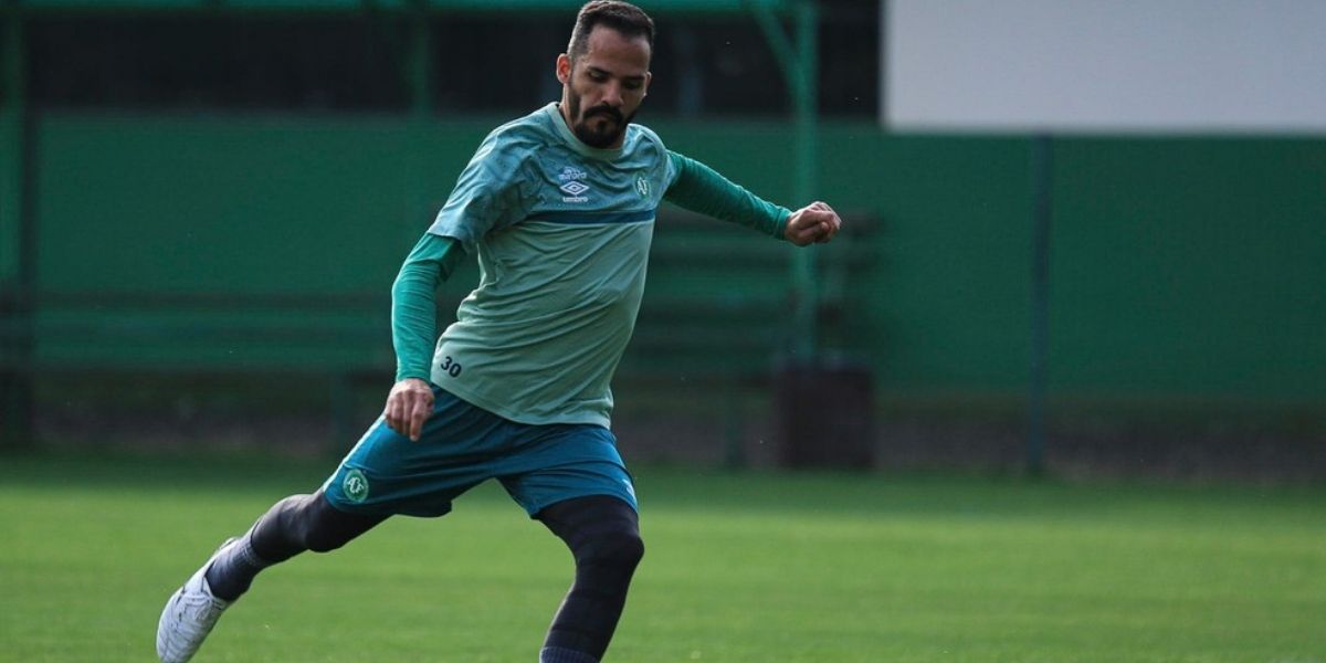 Agora livre no mercado, CRB deve avançar pela contratação de Anselmo Ramon