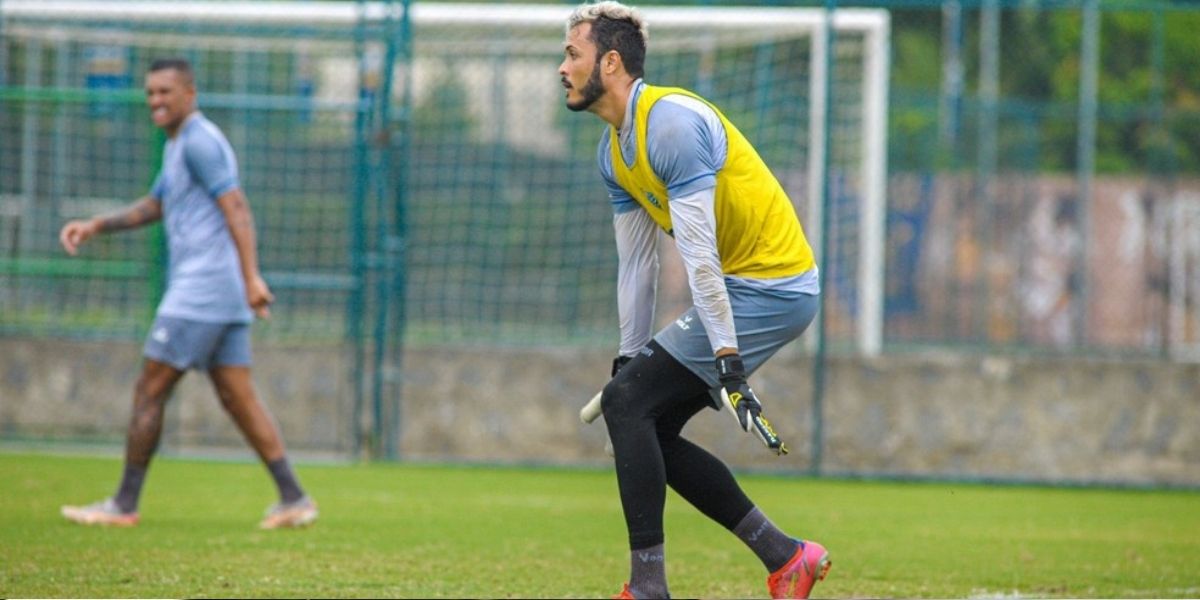 Desfalque de Marcelo Carné abre espaço para Jean ter sequência no gol do CSA