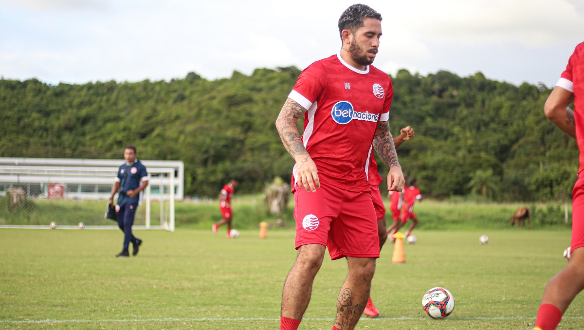 Náutico veta Leandro Carvalho de jogo contra o Afogados e diz que atacante passará por recondicionamento físico