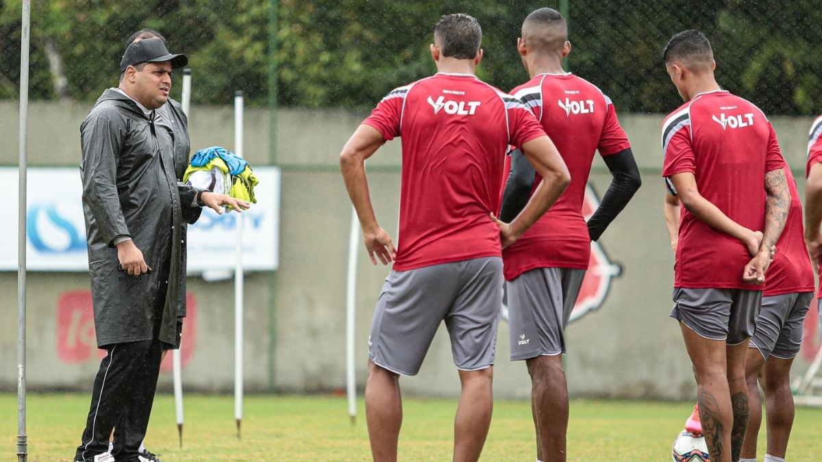 Com novidades, elenco do Santa Cruz se reapresenta e dá novo start para 2022