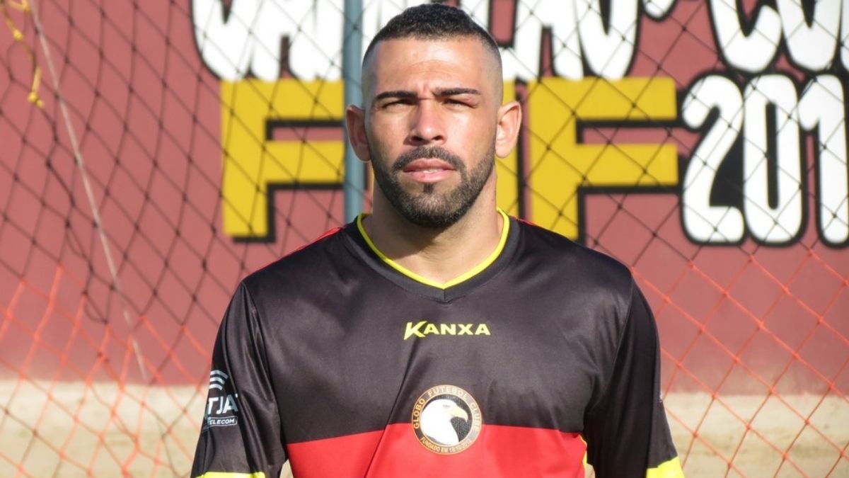 Ex-Altos e River-PI, volante Sidney acerta com o 4 de Julho