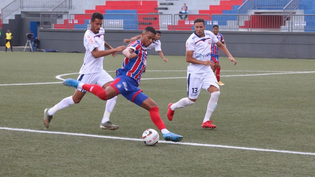 Com elenco esfacelado por Covid-19, Bahia empata com Bahia de Feira em estreia no Estadual