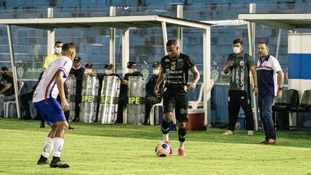 Náutico acerta retorno de Robinho e diretor elogia atacante: ‘É um grande jogador de futebol’