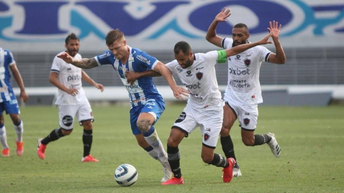 Em jogo movimentado no Rei Pelé, CSA vence Botafogo-PB e garante primeiros pontos na Copa do Nordeste