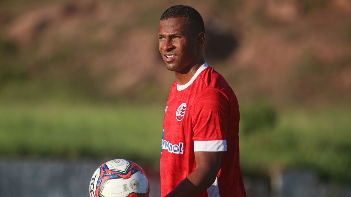 Náutico oficializa retorno de Robinho, que está regularizado e fica à disposição de Hélio