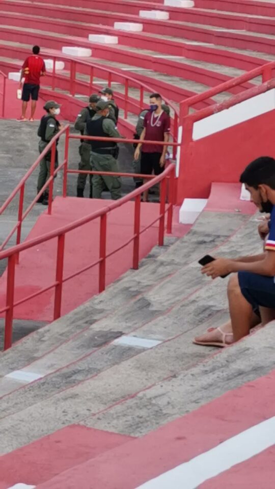 Torcedor testa positivo para a Covid-19, entra nos Aflitos e posta nas redes sociais 2 Posts