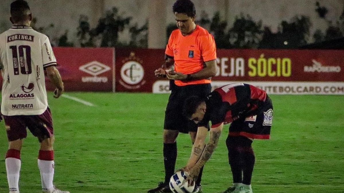 Com dificuldades na criação, Campinense e CRB empatam no Nordestão, em jogo resolvido nas bolas paradas