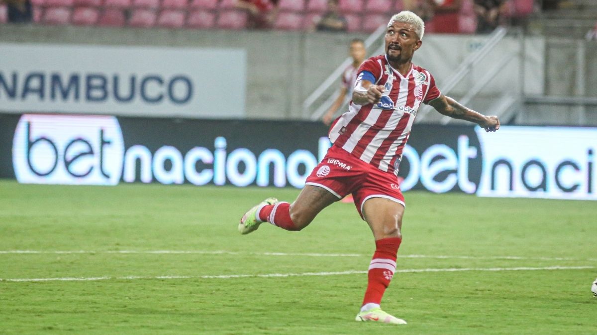 Técnico do Náutico celebra retorno, mas diz que Kieza será poupado contra o Sampaio