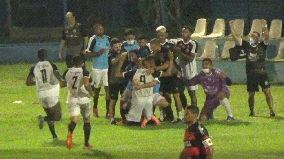 Corisabbá sai atrás, vence de virada e afunda Flamengo-PI na lanterna do Piauiense