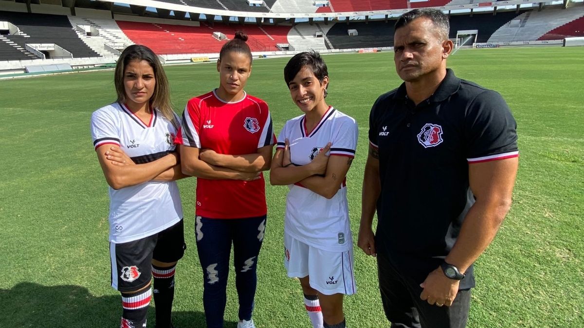 Santa reabre departamento e anuncia criação de projeto próprio para futebol feminino