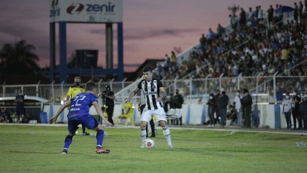 Iguatu elimina Ceará nos pênaltis e vai enfrentar o Caucaia na semifinal do Cearense