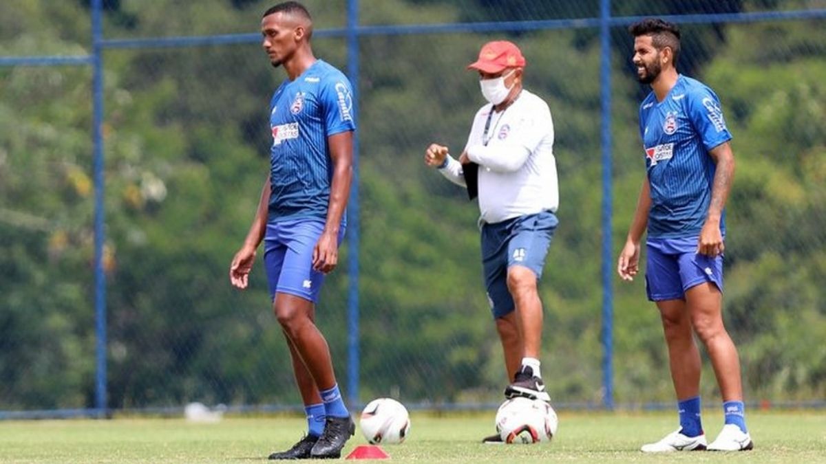 Com retornos de Marcelo Cirino e Matheus Bahia, elenco do Esquadrão volta aos treinos após atentado