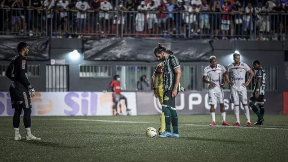 Bahia de Feira sai na frente, mas sofre virada e é eliminado da Copa do Brasil pelo Coritiba, em derrota por 5 a 2