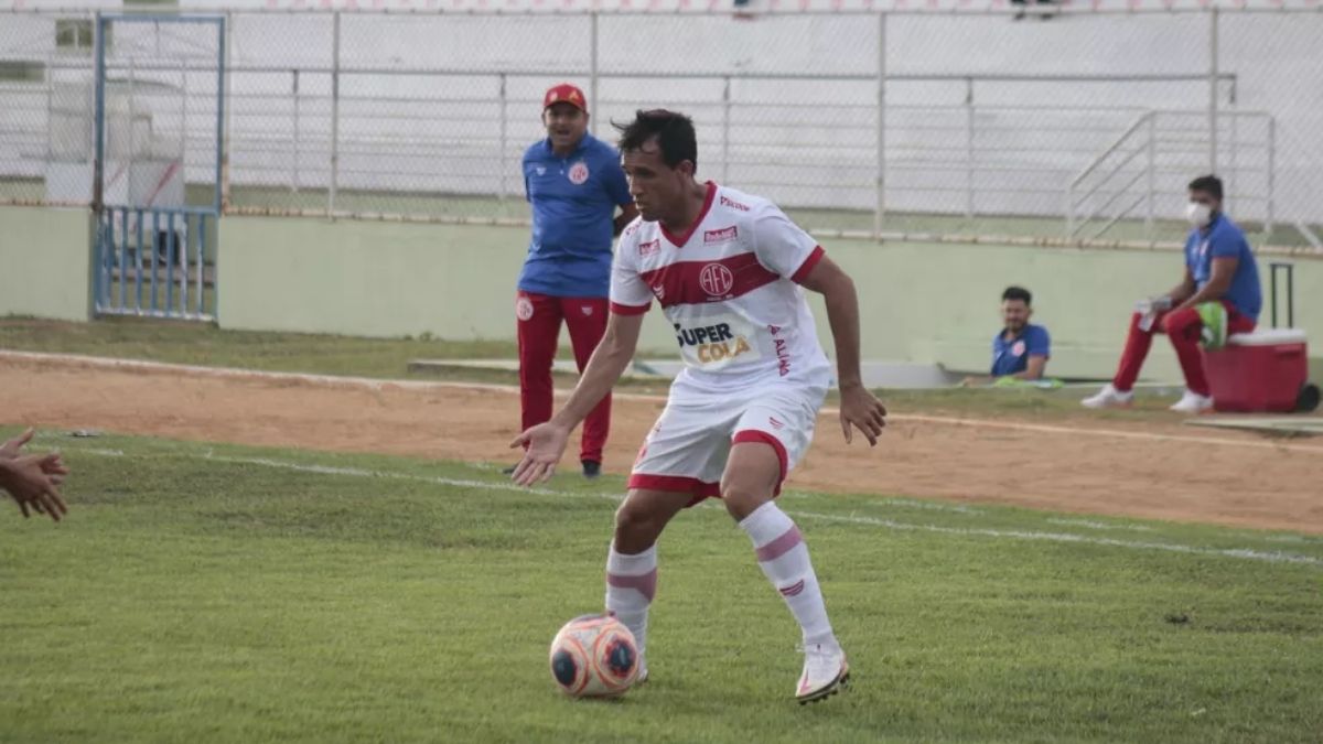 América-RN: Sem espaço, Márcio Mossoró rescinde com o Dragão após dois jogos disputados