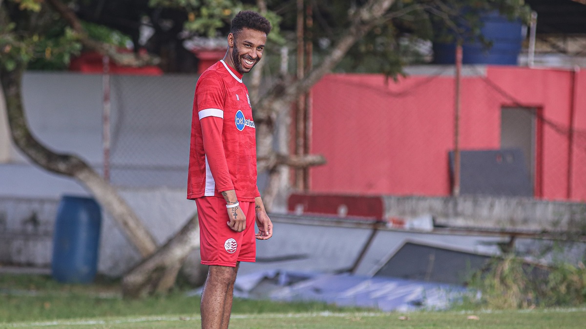 Wellington é relacionado pela primeira vez e pode estrear pelo Náutico