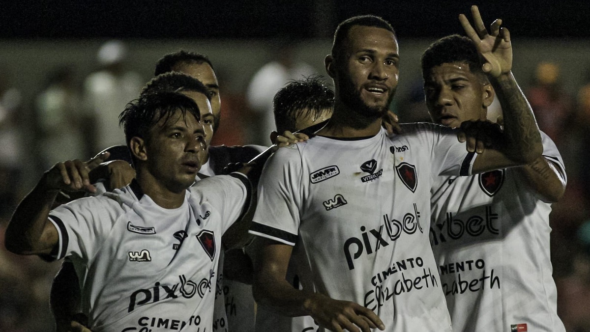 Botafogo-PB vence São Paulo Crystal e assume liderança do Grupo A do Paraibano