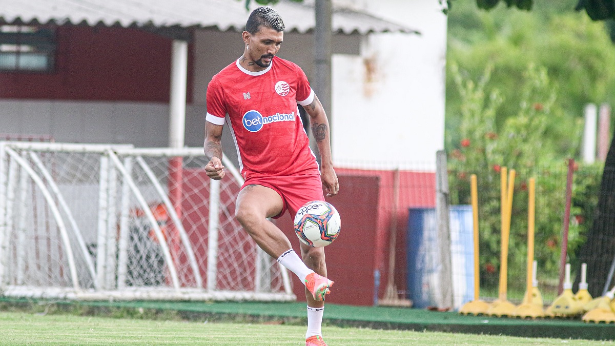 Após oferta do CSA, Náutico espera manter Kieza, mas decisão passará pelo jogador