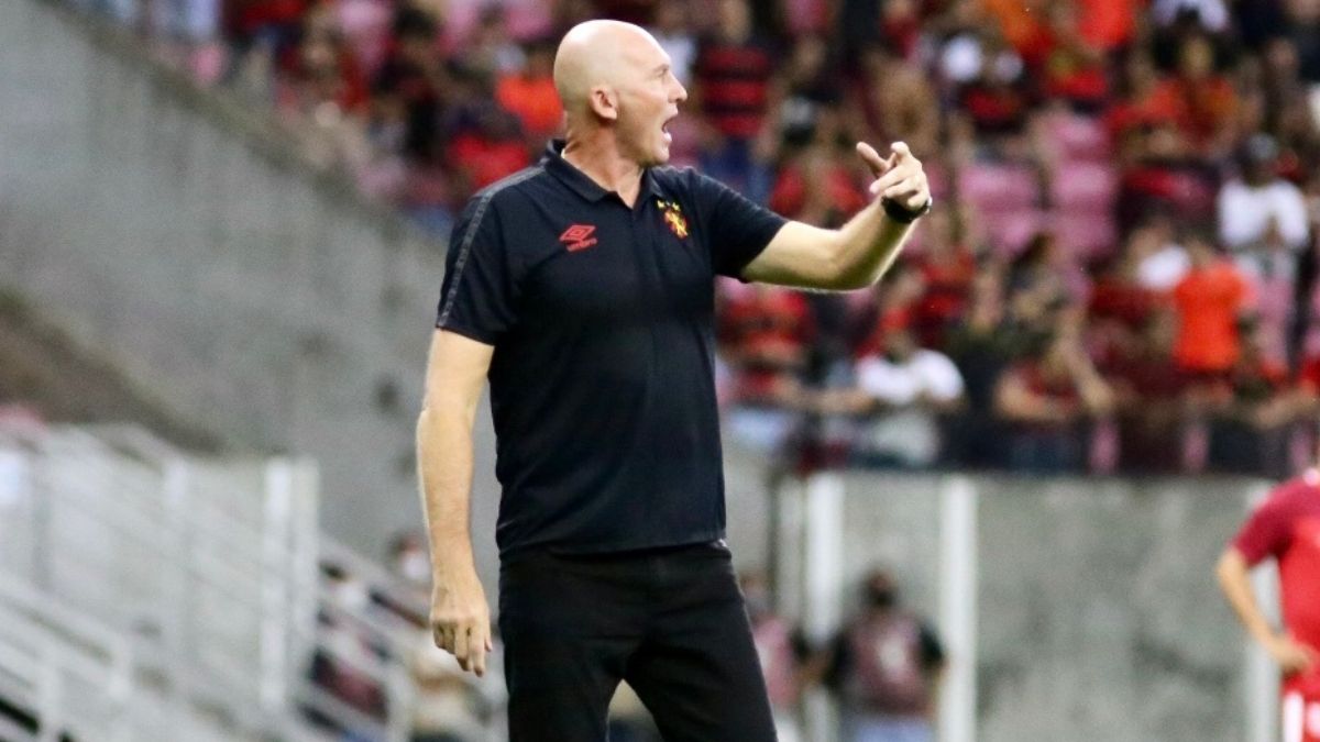 Dal Pozzo exalta apoio da torcida do Sport e diz que substituiu por questões físicas