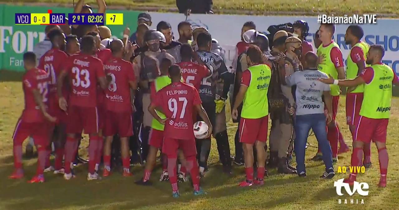Vitória da Conquista vence Barcelona de Ilhéus em jogo marcado por confusão