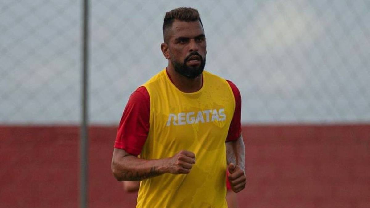 Marcelo Cabo convoca cinco atletas do CRB para decisão contra o Ceará, pelo Nordestão