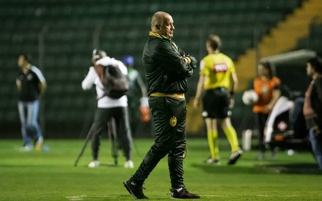 Altos demite Agnaldo Liz depois de dois jogos e contrata Francisco Diá