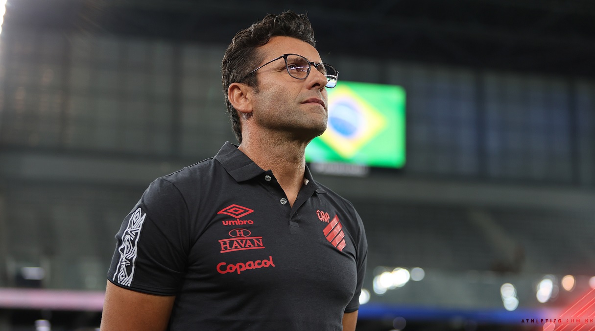 CSA apresenta técnico Alberto Valentim, que mira acesso e revela conversa com Mozart 2 Alberto Valentim