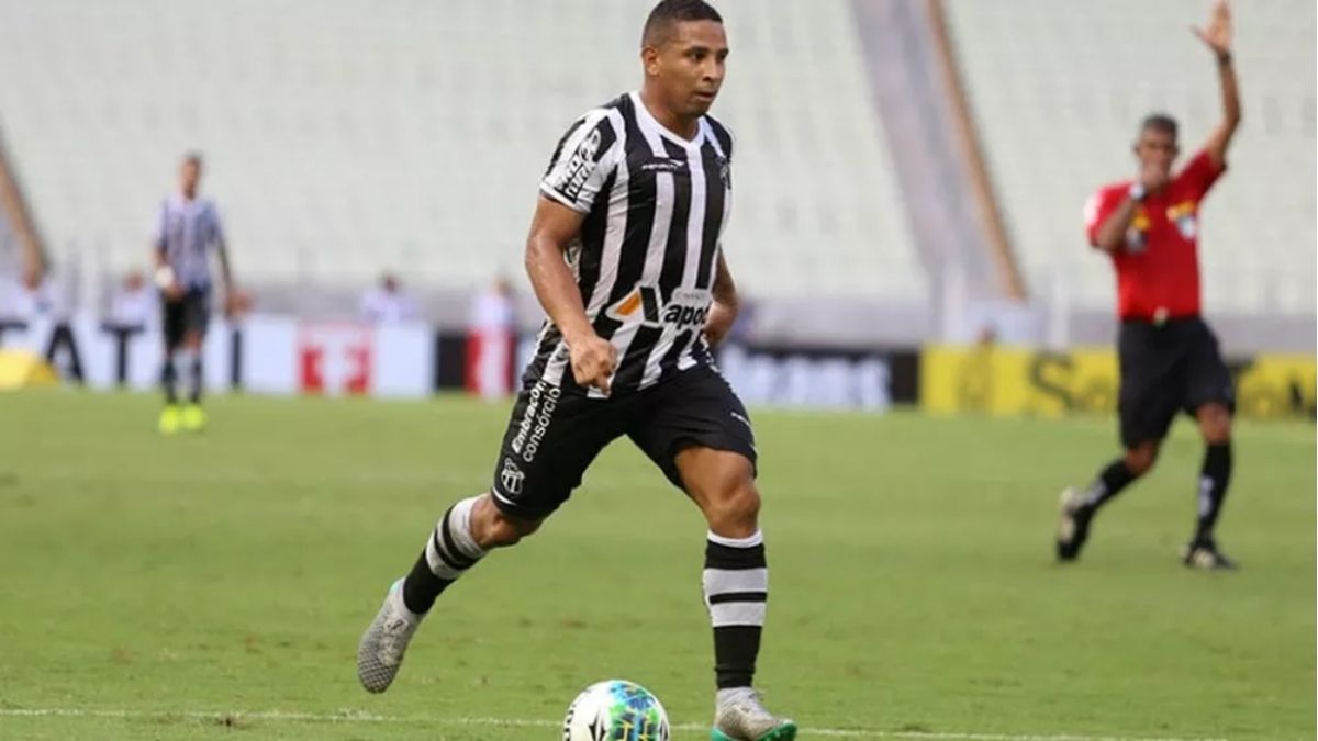 Sampaio Corrêa contrata atacante Rafael Costa e anuncia quatro dispensas