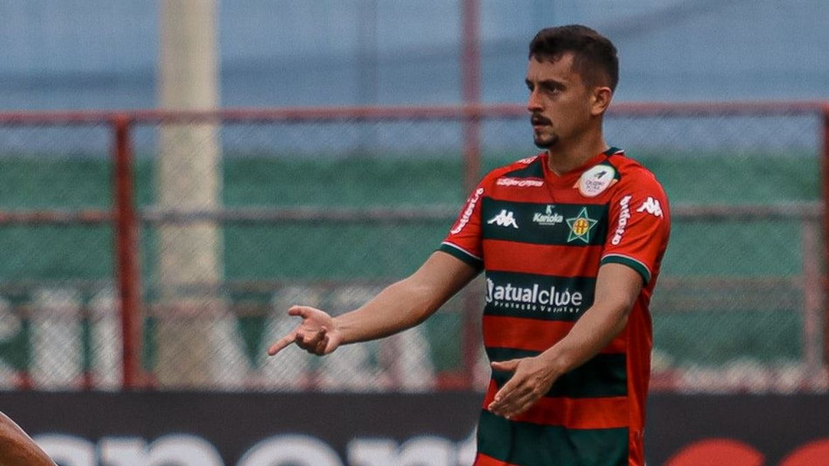 Vitória contrata lateral Sanchez, destaque da Portuguesa-RJ