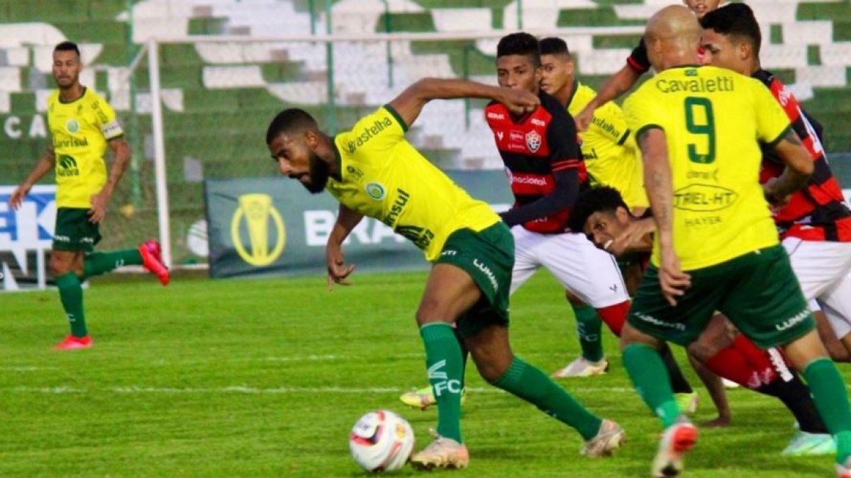 Jogo entre Manaus e Ypiranga-RS, pela Série C, marca o retorno da