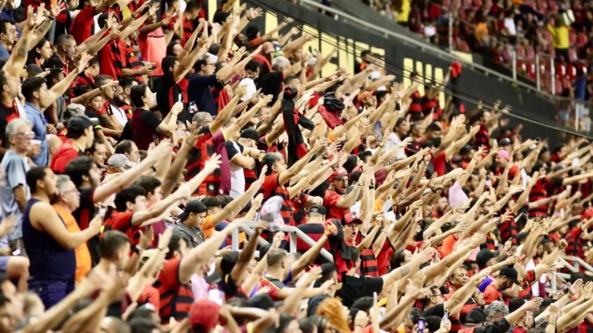 Todos com a Nota: Governo de PE sanciona lei e programa pode retornar na próxima semana 2 Torcida do Sport nas arquibancadas da Ilha do Retiro
