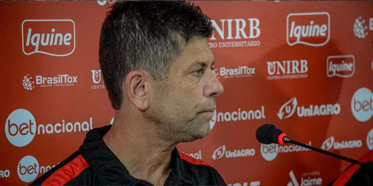 Técnico diz que Vitória está assimilando forma de jogar e projeta crescimento