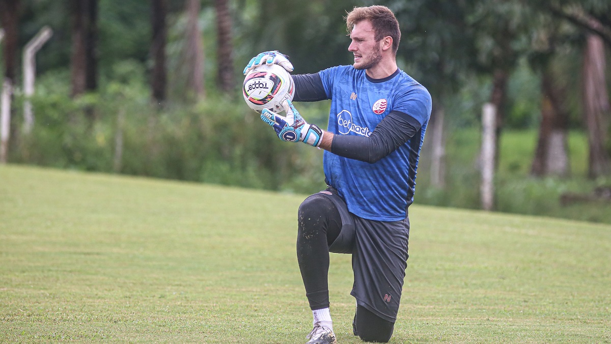 Perri projeta imposição do Náutico em jogos fora e reconhece desempenho abaixo do time